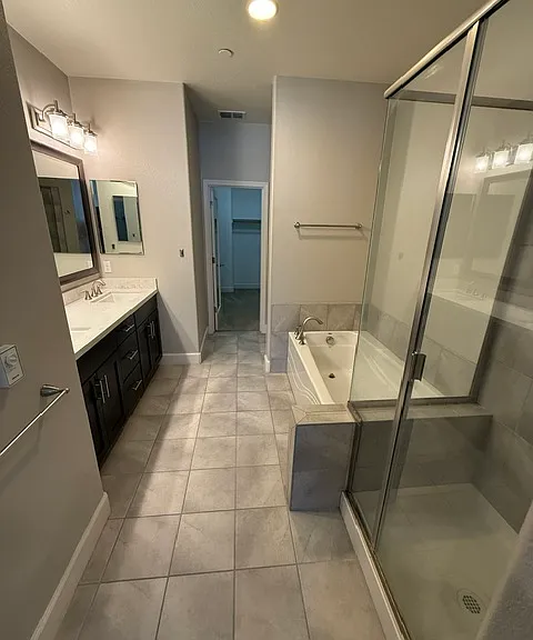 492 Calabria Pl — Photo 16