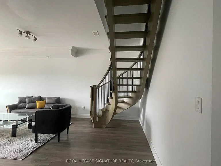 125 Kayla Cres #14 — Photo 2