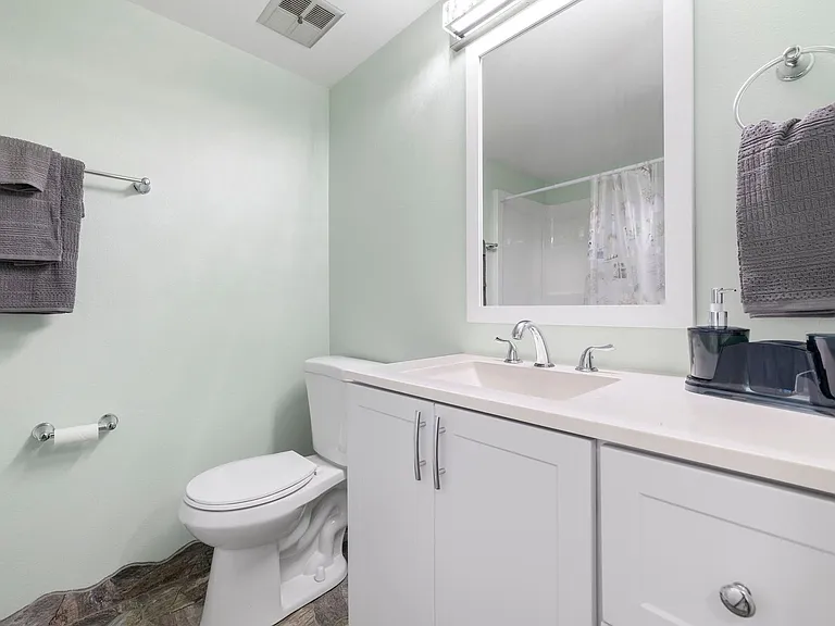 4711 SE 5th Ave #10 — Photo 19