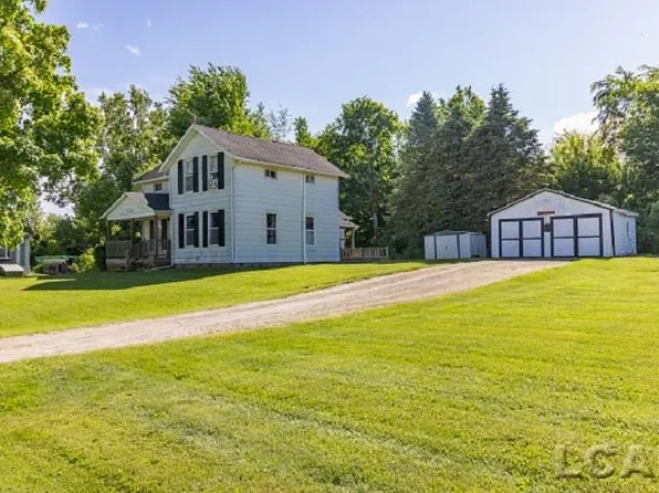 4126 N Hawkins Hwy, Manitou Beach, MI 49253