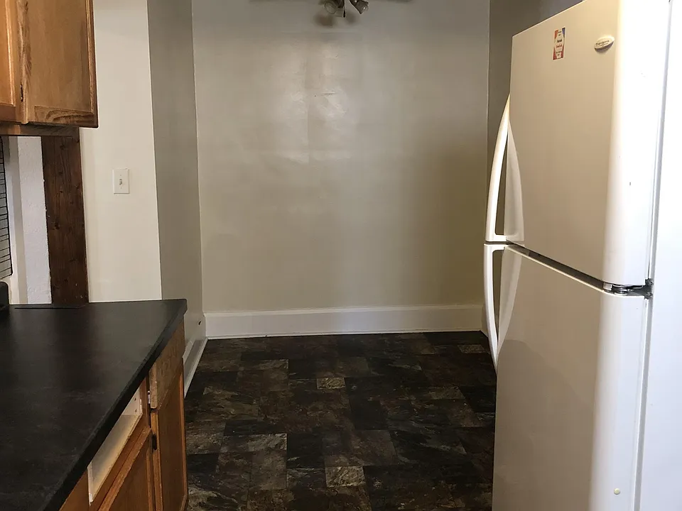 Eat-in kitchen
