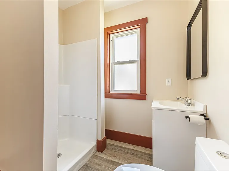266 Lyndhurst St — Photo 11