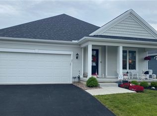 25 Saybrook Dr, Lancaster, NY 14086