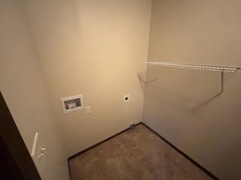 240 S Sheridan St — Photo 9