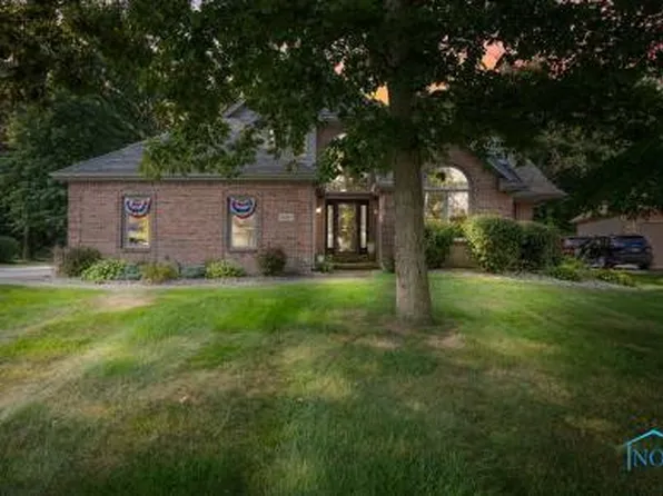 9027 Royal Oak Dr, Holland, OH 43528