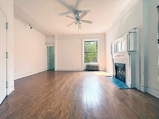 3rd image of 246 W 137th St APT 3R