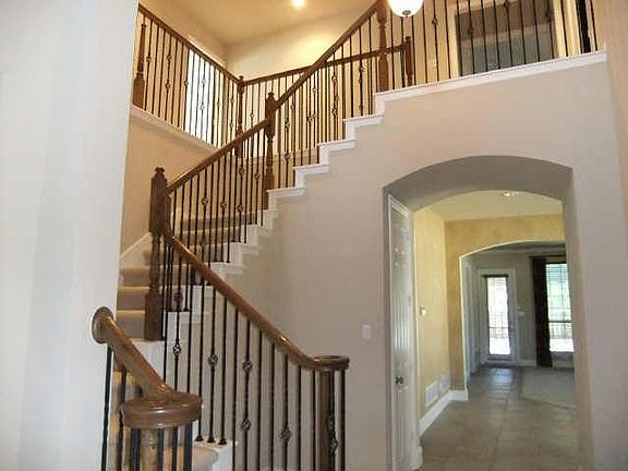 2nd image of 1008 Woodhaven Dr