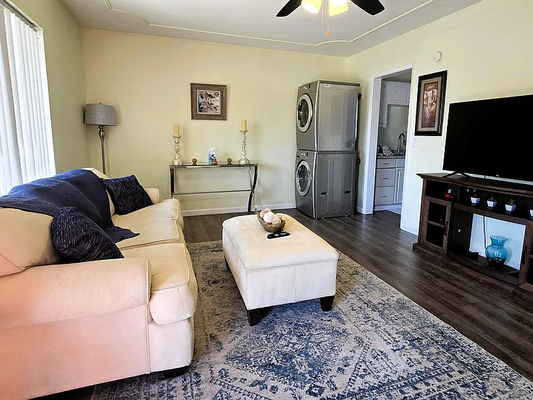 3002 E McKinley St #6 — Photo 3