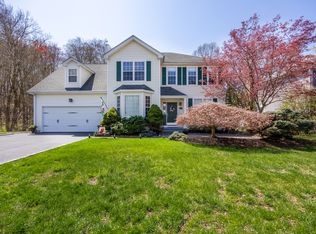 75 Orleton Ct, Cheshire, CT 06410