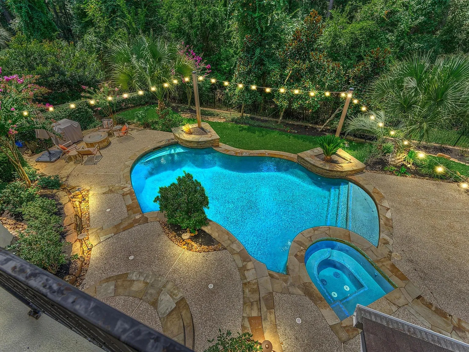 5 bed, 6.0 bath, 4805 sqft, $7,500 — Photo 2