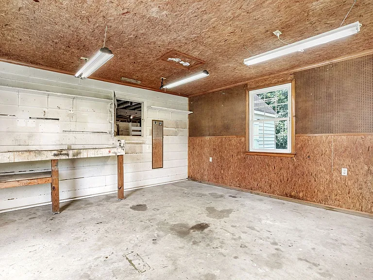 4320 Providence Rd — Photo 37