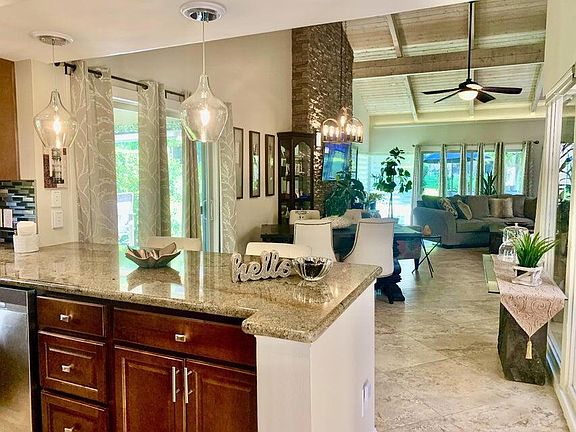 3rd image of 46552 Arapahoe Ln