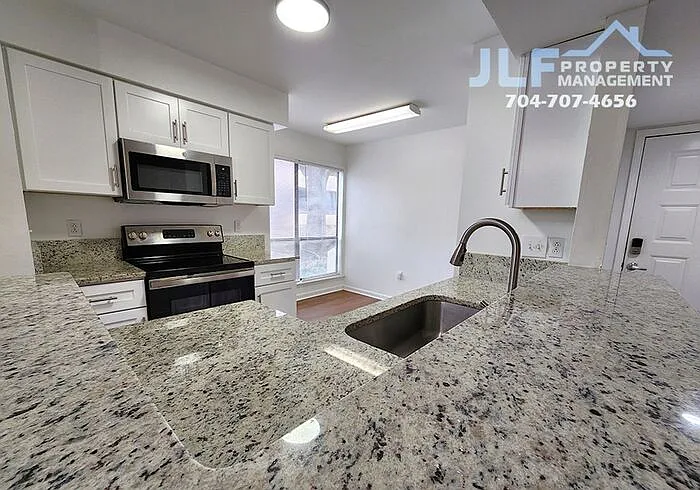 5721 Dockside Dr — Photo 5