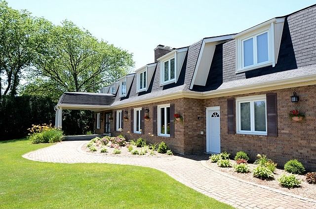 1st image of 777 Oakwood Dr