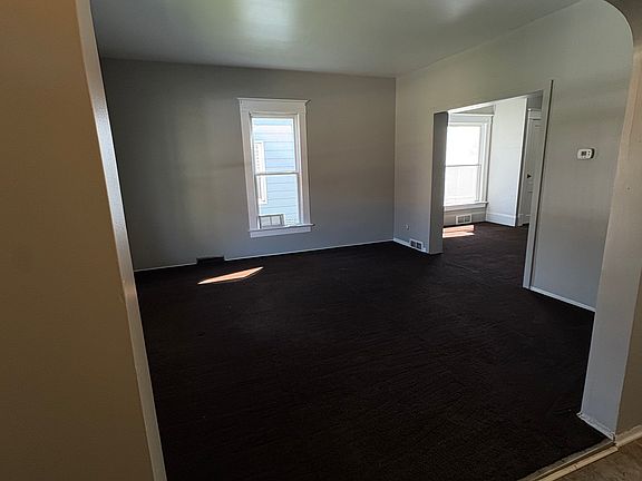 3rd image of 2814 9th St SW