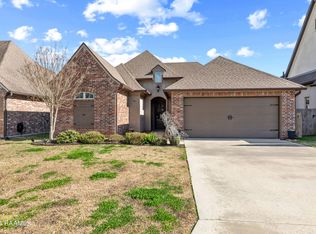 403 Springwater Dr, Broussard, LA 70518