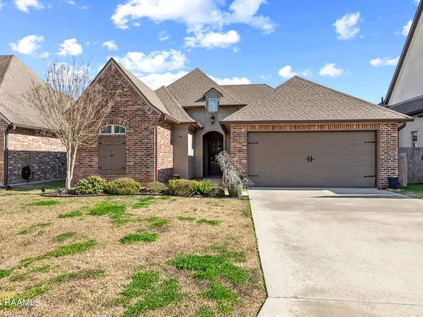 403 Springwater Dr, Broussard, LA 70518