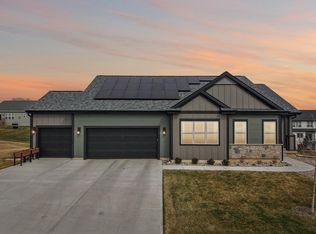 655 Ridge View Ln, Oregon, WI 53575
