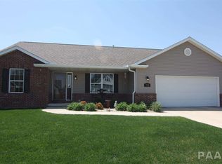 712 Grandyle Dr, Washington, IL