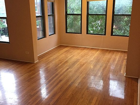 3rd image of 1469 W Winnemac Ave #2