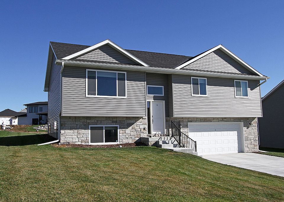 1st image of 9720 Forest Glen Dr