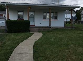 1123 Parkside Dr, Brackenridge, PA