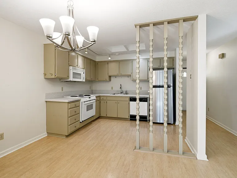 336 SE 50th Ave #1 — Photo 5