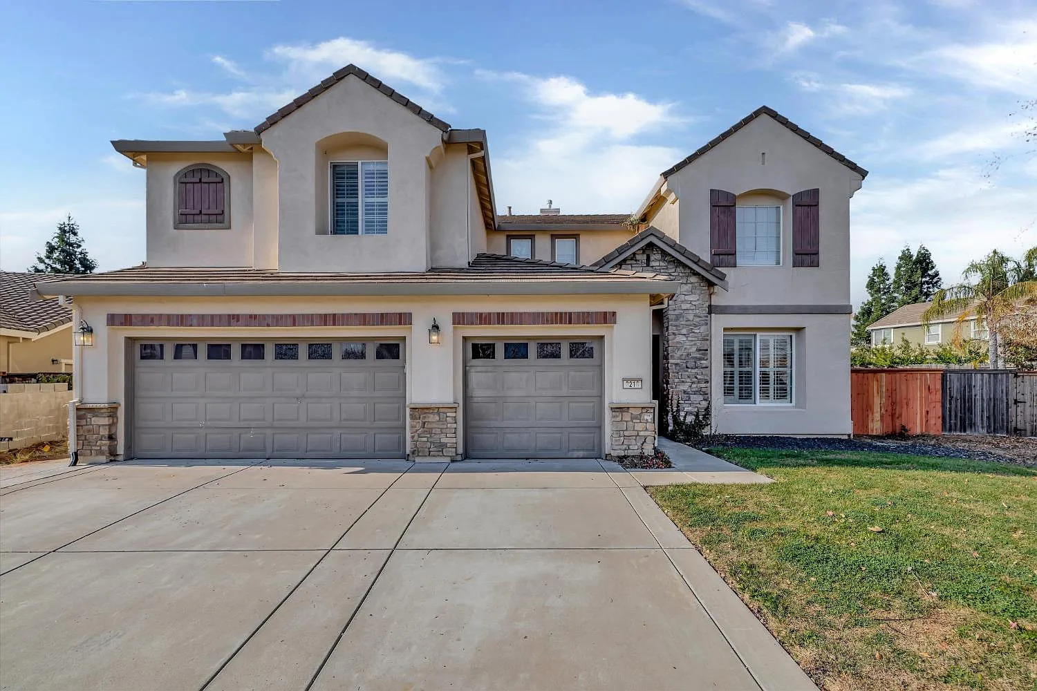 8216 Jose Bento Way photo 1