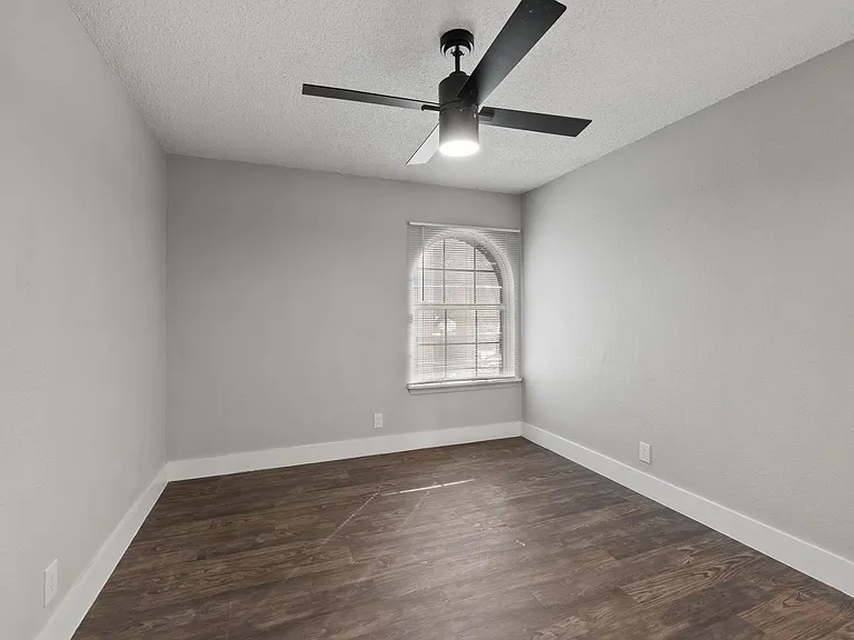 Anderson Flats — Photo 18