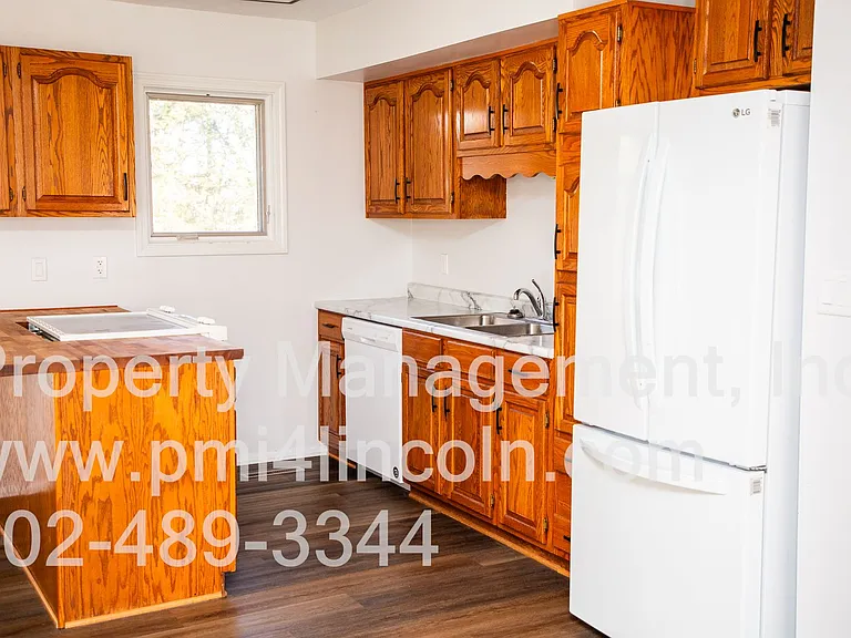 8030 N Hazelwood Dr — Photo 12