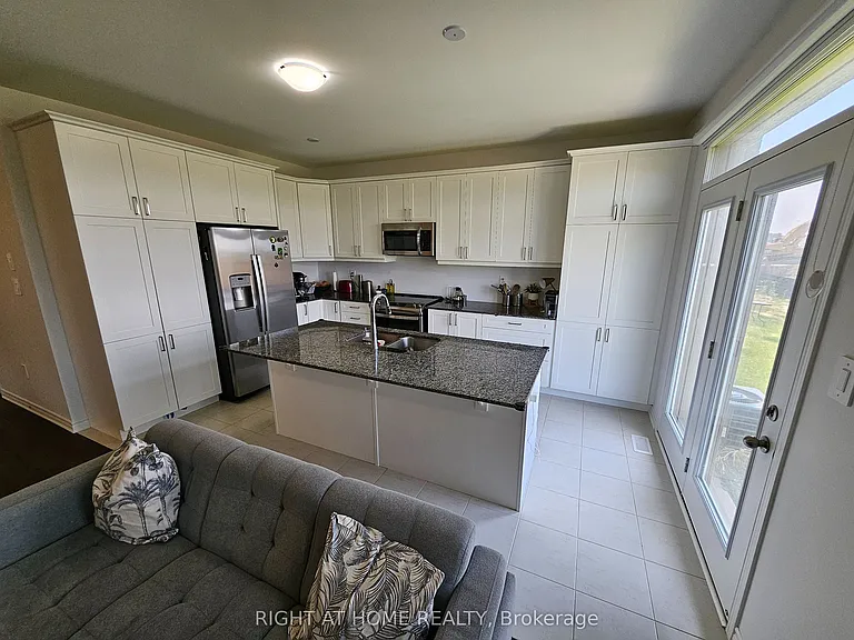 1615 Severn Dr #UPPER — Photo 9