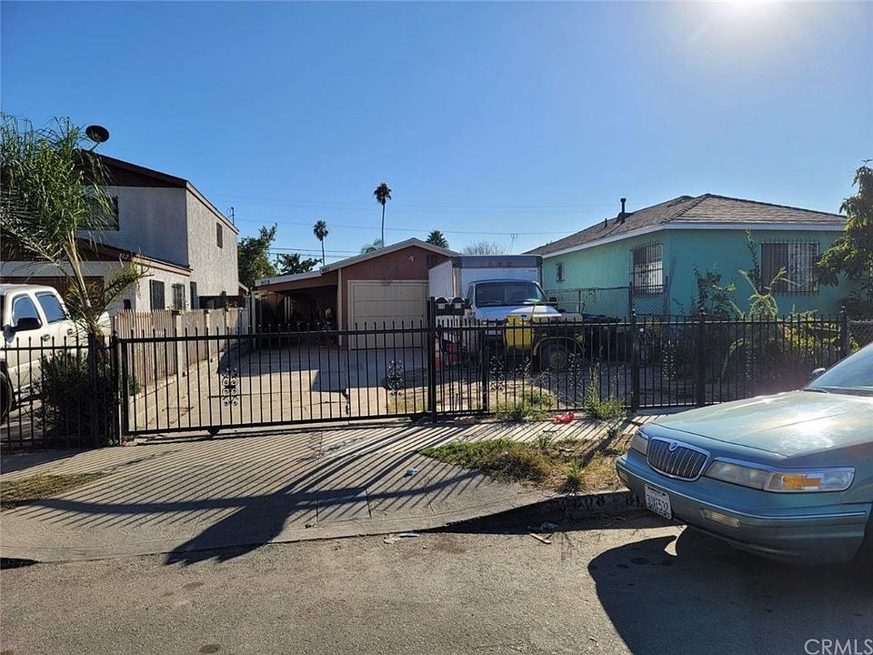 1st image of 808-810 E 111th Dr