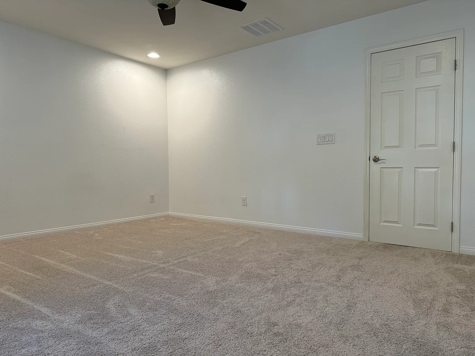 1 bed, 1590 sqft, $1,150 — Photo 4
