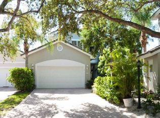 230 S Peppertree Dr, Vero Beach, FL 32963