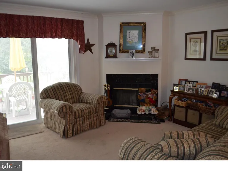 302 Doral Dr — Photo 6