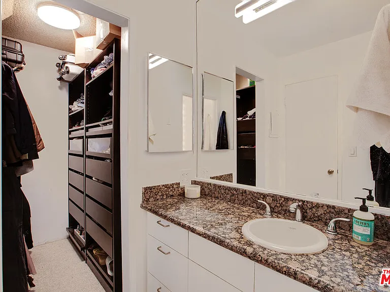 11645 Montana Ave #311 — Photo 17