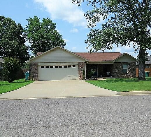 1st image of 305 Ashford Dr