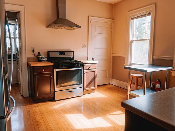 3rd image of 2556 S Brisbane Ave #2556