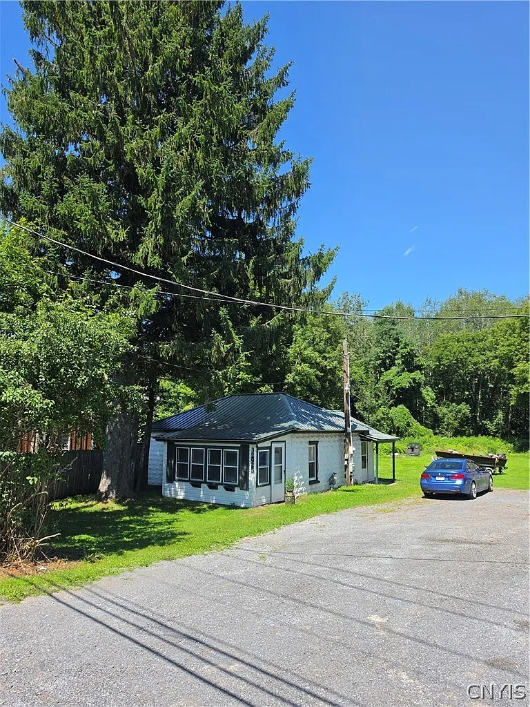 2 bed, 1.0 bath, 850 sqft, $1,400 — Photo 1