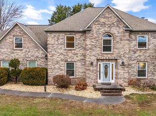 7520 Larue Ln, Knoxville, TN 37938