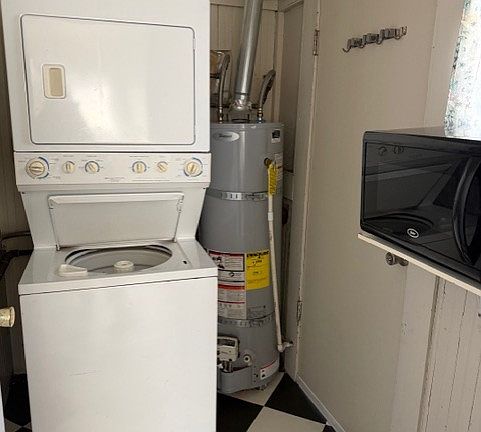4th image of 110 1/2 N Rose St #110-1/2