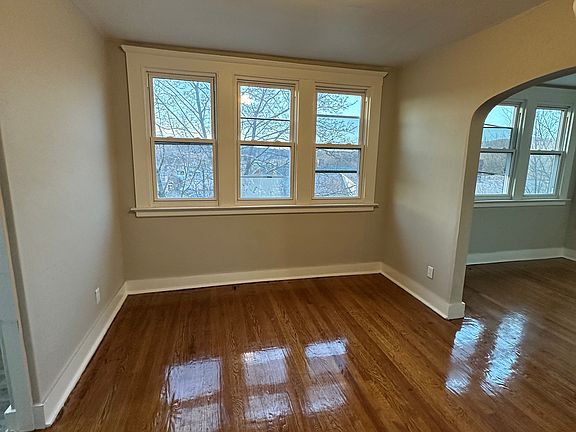 2nd image of 1260 Whalley Ave #3W