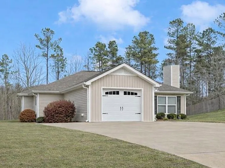 760 Magnolia Crest Ct — Photo 1