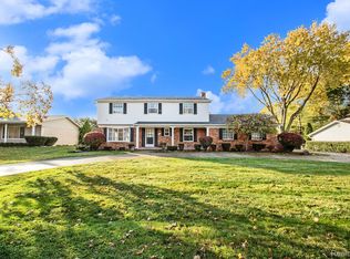 16174 Andover Dr, Clinton Township, MI 48035