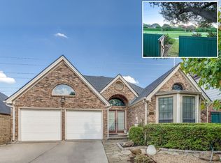 3827 Canot Ln, Addison, TX 75001