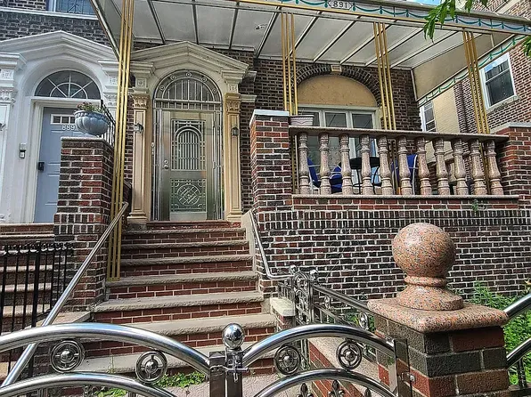 891 Montgomery St, Brooklyn, NY 11213