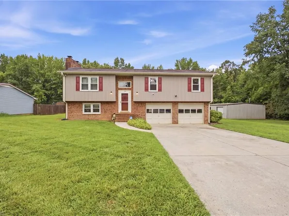 136 Stratford Rd, Lexington, NC 27292