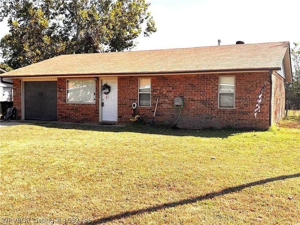 1st image of 1332 Harris Dr