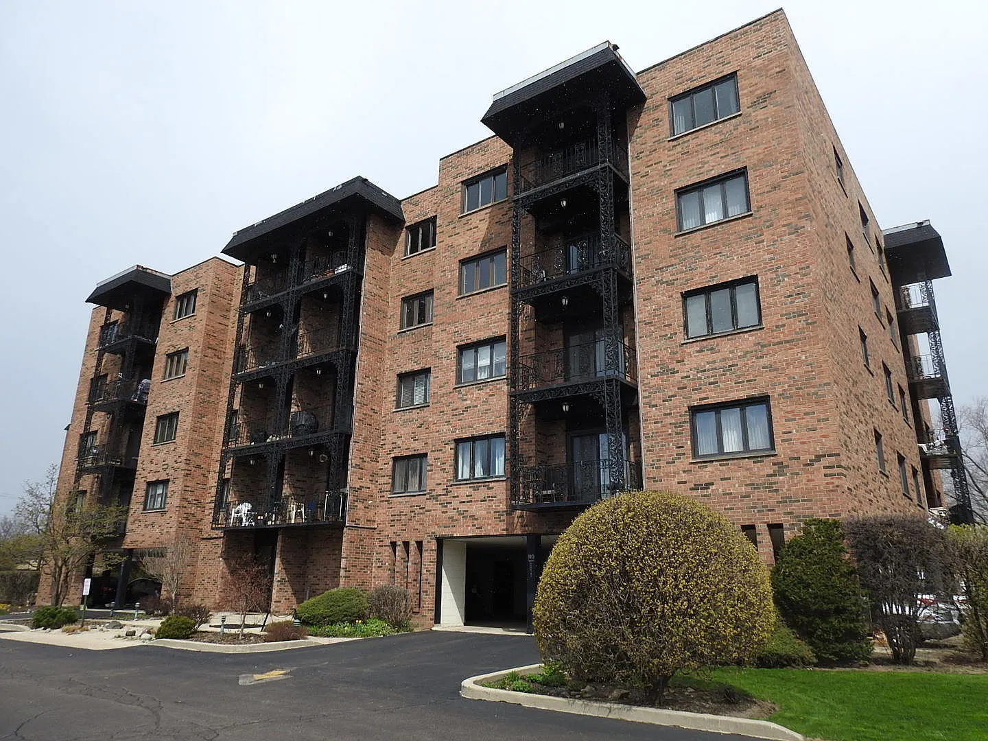9374 Landings Ln Unit 303 photo 1