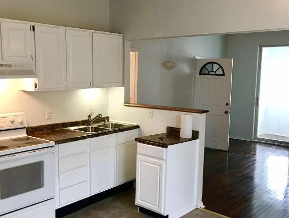 3rd image of 610 Magnolia Ave E